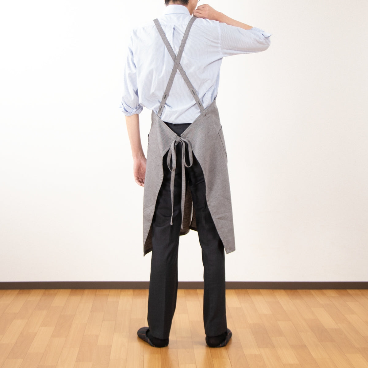 綿麻ヘリンボーン エプロン ブラック – HaTaKaKe