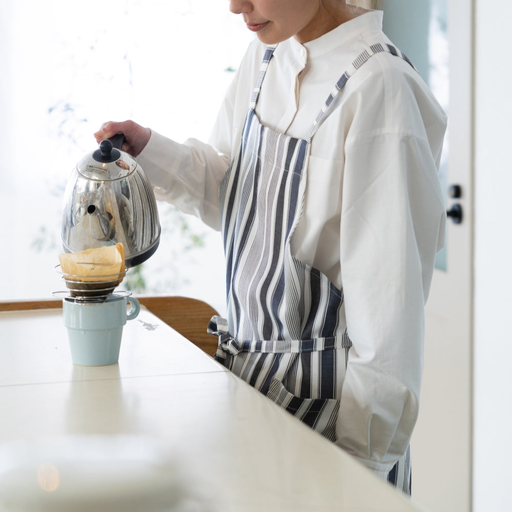 綿麻マルチストライプエプロン ブラック