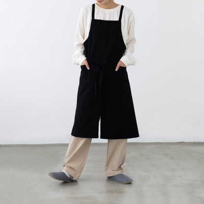 綿オックスエプロン　漆黒　【10/9〜11/3 限定受注・2026年11/27頃お届け予定】